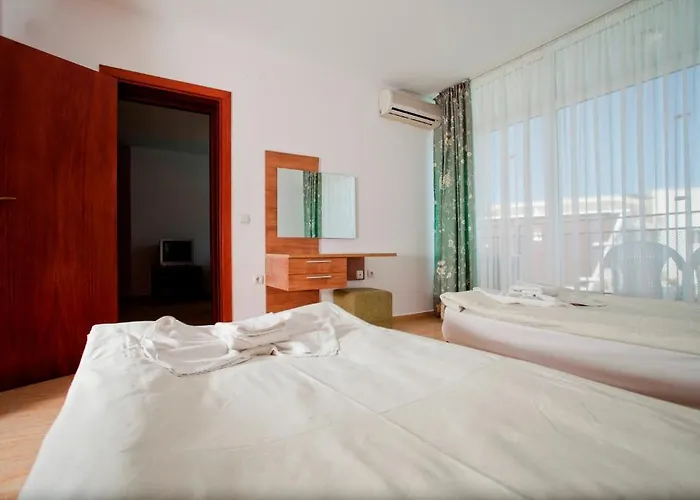 Sun Village Complex Aparthotel Sluneční pobřeží